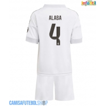 Camisa de time de futebol Real Madrid David Alaba #4 Replicas 1º Equipamento Infantil 2025-26 Manga Curta (+ Calças curtas)